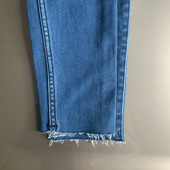 Abercrombie and Fitch Ultra High Rise Jean Legging - Picture 4 of 5